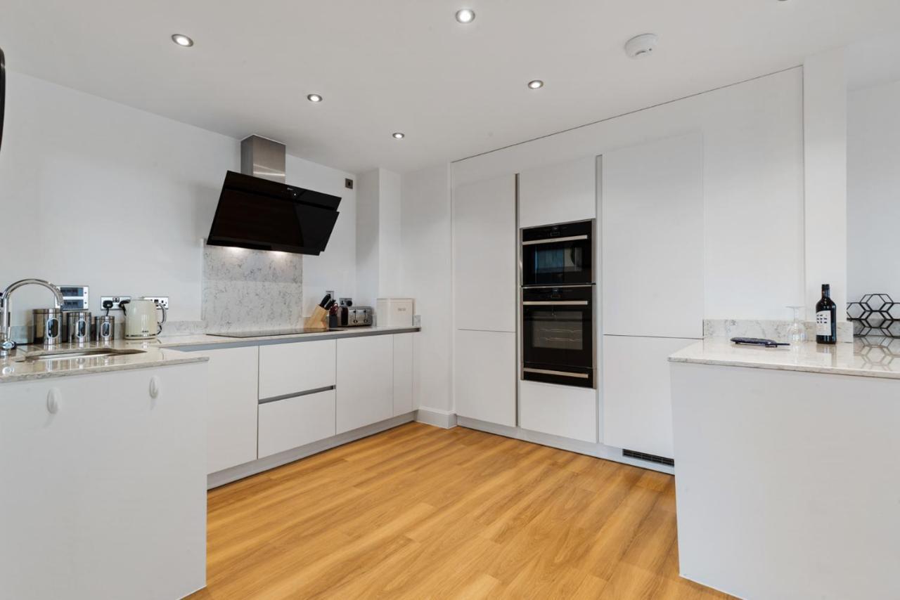 Apartment 8 Waterstone House - Luxury Apartment, Sea Views, Pet Friendly Тенби Екстериор снимка